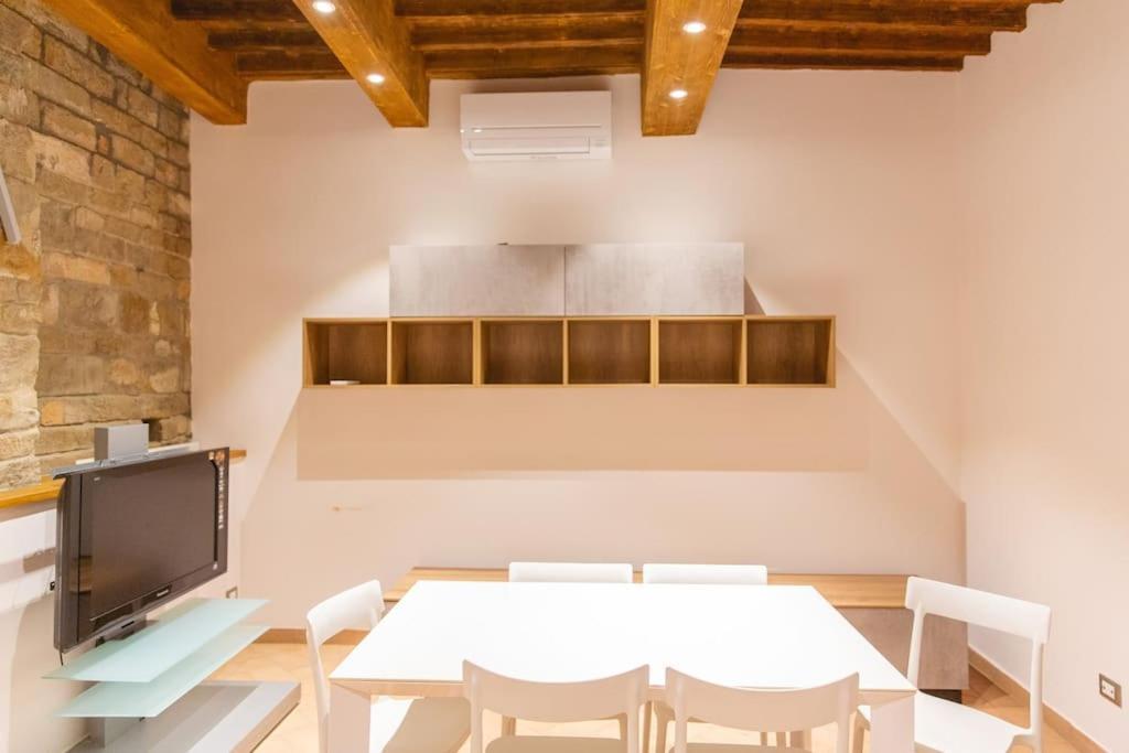 Cozy And Charmin 3Br Apartment Steps By Duomo Φλωρεντία Εξωτερικό φωτογραφία